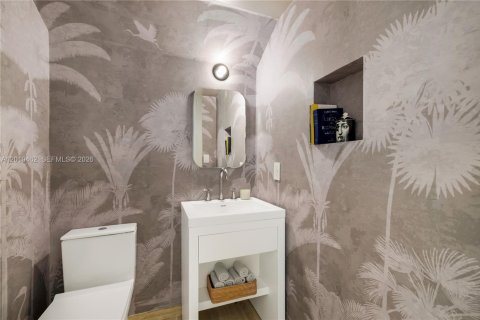 Villa ou maison à vendre à Miami, Floride: 5 chambres, 387.68 m2 № 2076073 - photo 28