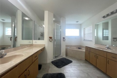 House in MAJESTIC OAKS in Ocala, Florida 3 bedrooms, 209.03 sq.m. № 1827159 - photo 10
