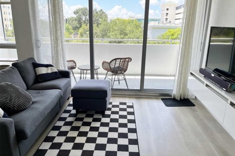 Condo in Saint Petersburg, Florida, 2 bedrooms  № 1718405 - photo 15
