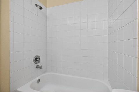 Condo in Largo, Florida, 2 bedrooms  № 2100724 - photo 30