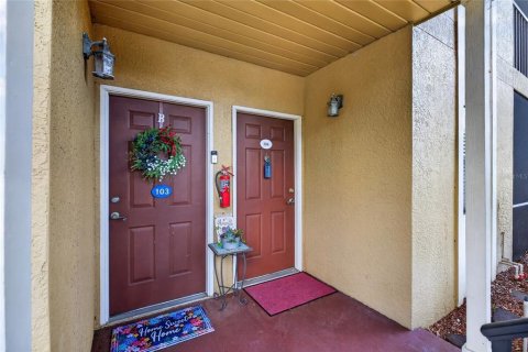 Condo in Largo, Florida, 2 bedrooms  № 2100724 - photo 2