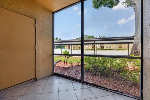 Condo in Largo, Florida, 2 bedrooms  № 2100724 - photo 18