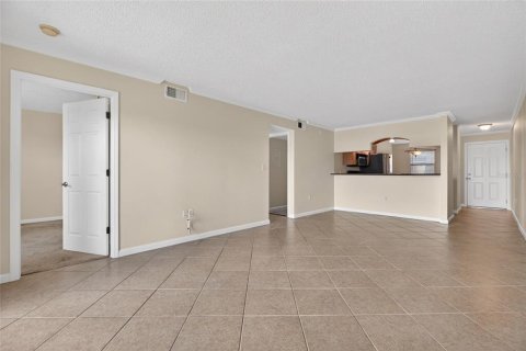 Condo in Largo, Florida, 2 bedrooms  № 2100724 - photo 24