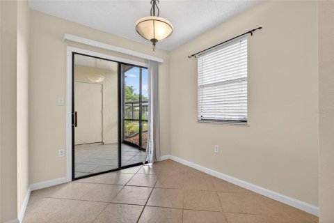 Condo in Largo, Florida, 2 bedrooms  № 2100724 - photo 11