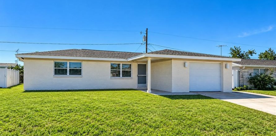 Villa ou maison à Holiday, Floride 2 chambres, 88.07 m2 № 2416731