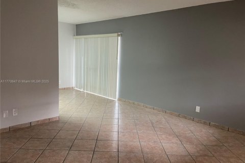 Copropriété à vendre à Tamarac, Floride: 1 chambre, 59.92 m2 № 1978843 - photo 8