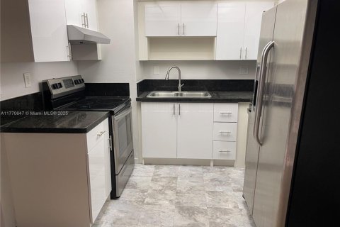 Copropriété à vendre à Tamarac, Floride: 1 chambre, 59.92 m2 № 1978843 - photo 2