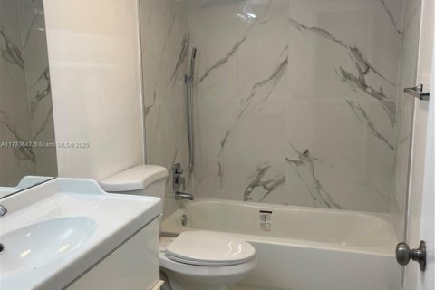 Copropriété à vendre à Tamarac, Floride: 1 chambre, 59.92 m2 № 1978843 - photo 3