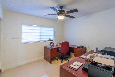 Купить виллу или дом в Майами, Флорида 4 спальни, 183.76м2, № 2020588 - фото 26