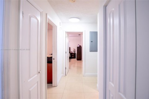 Купить виллу или дом в Майами, Флорида 4 спальни, 183.76м2, № 2020588 - фото 15