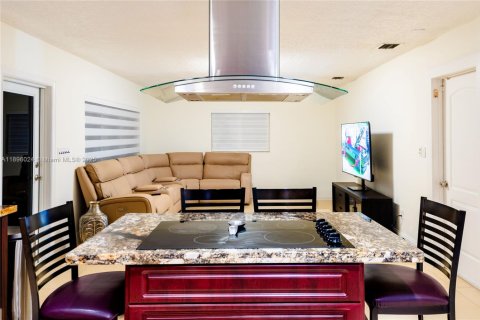 Купить виллу или дом в Майами, Флорида 4 спальни, 183.76м2, № 2020588 - фото 11