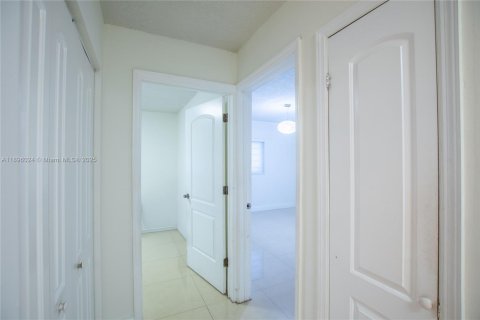 Купить виллу или дом в Майами, Флорида 4 спальни, 183.76м2, № 2020588 - фото 13