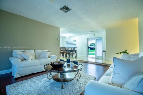 Купить виллу или дом в Майами, Флорида 4 спальни, 183.76м2, № 2020588 - фото 5