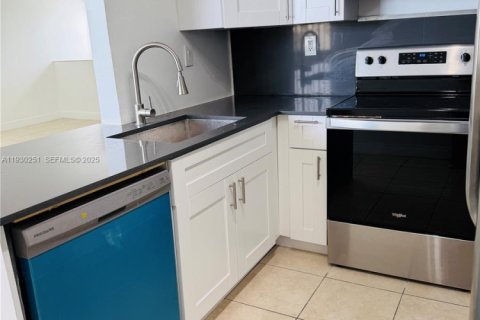 Снять в аренду кондоминиум в Майами, Флорида 2 спальни, 93.37м2, № 1989037 - фото 10