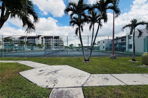 Снять в аренду кондоминиум в Майами, Флорида 2 спальни, 93.37м2, № 1989037 - фото 19