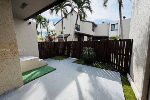 Снять в аренду кондоминиум в Майами, Флорида 2 спальни, 93.37м2, № 1989037 - фото 3