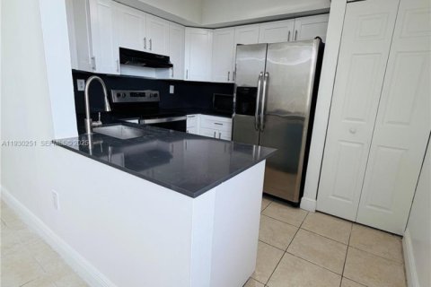 Снять в аренду кондоминиум в Майами, Флорида 2 спальни, 93.37м2, № 1989037 - фото 9