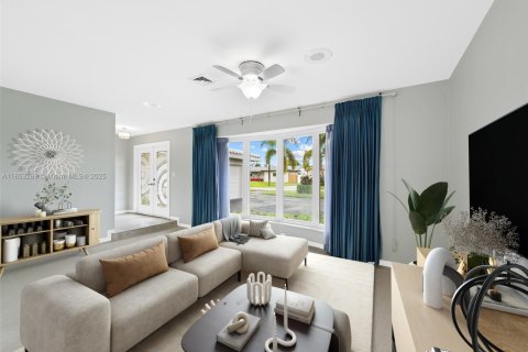 House in Hollywood, Florida 4 bedrooms, 192.87 sq.m. № 1871689 - photo 6