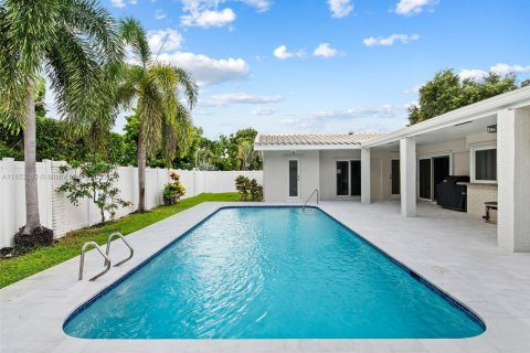 House in Hollywood, Florida 4 bedrooms, 192.87 sq.m. № 1871689 - photo 22