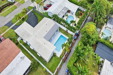 House in Hollywood, Florida 4 bedrooms, 192.87 sq.m. № 1871689 - photo 26