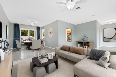 House in Hollywood, Florida 4 bedrooms, 192.87 sq.m. № 1871689 - photo 7