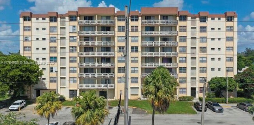 Condo in Miami, Florida, 1 bedroom  № 1716057