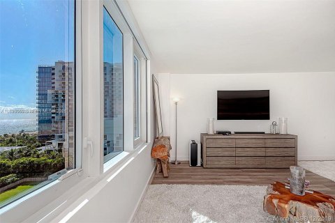 Condo in Miami Beach, Florida  № 1953546 - photo 5