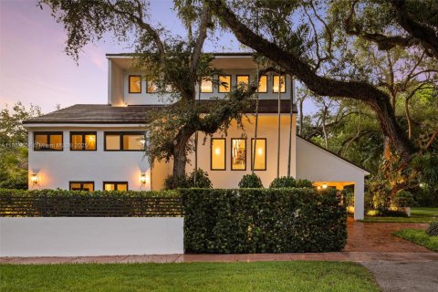 House in Coral Gables, Florida 4 bedrooms, 373 sq.m. № 1930143 - photo 4