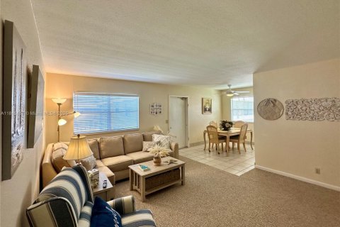 Condo in Delray Beach, Florida, 2 bedrooms  № 1846091 - photo 6