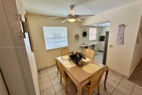 Condo in Delray Beach, Florida, 2 bedrooms  № 1846091 - photo 11