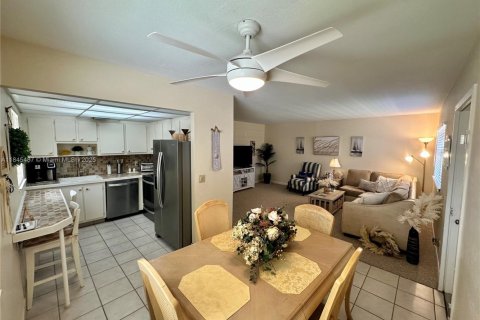 Condo in Delray Beach, Florida, 2 bedrooms  № 1846091 - photo 12