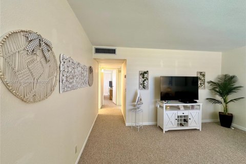 Condo in Delray Beach, Florida, 2 bedrooms  № 1846091 - photo 19