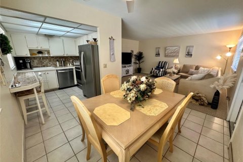 Condo in Delray Beach, Florida, 2 bedrooms  № 1846091 - photo 15