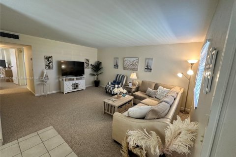 Condo in Delray Beach, Florida, 2 bedrooms  № 1846091 - photo 4