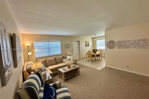 Condo in Delray Beach, Florida, 2 bedrooms  № 1846091 - photo 7