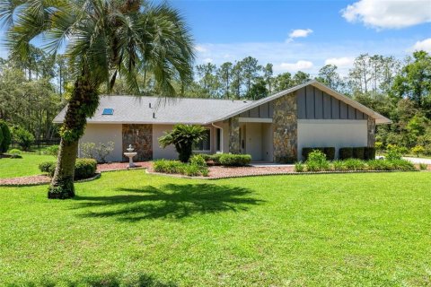 House in Hernando, Florida 2 bedrooms, 183.2 sq.m. № 1719660 - photo 1