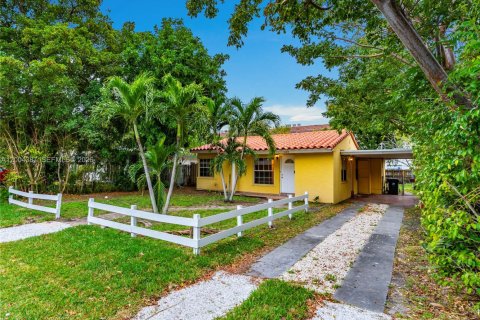 House in Fort Lauderdale, Florida 2 bedrooms, 86.12 sq.m. № 2068464 - photo 2