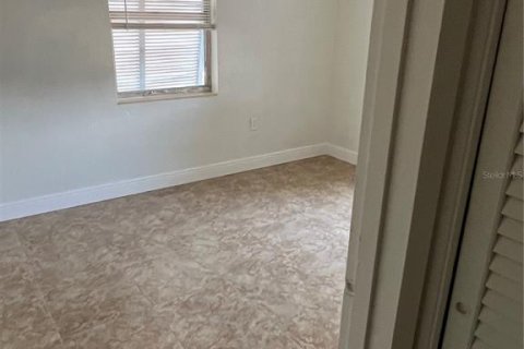 Propiedad comercial en venta en Port Charlotte, Florida, 5 dormitorios, 163.51 m2 № 1735137 - foto 7