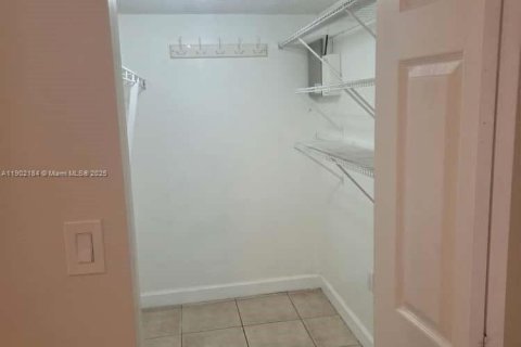 Copropriété à louer à Tamarac, Floride: 2 chambres, 86.03 m2 № 1953614 - photo 16