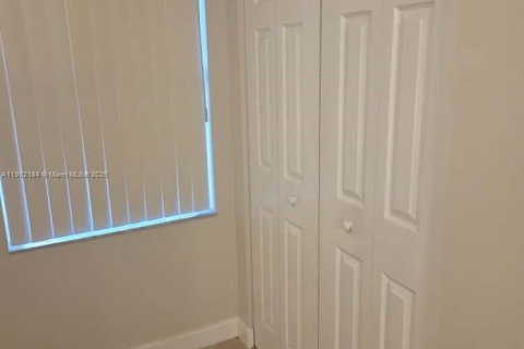 Copropriété à louer à Tamarac, Floride: 2 chambres, 86.03 m2 № 1953614 - photo 10