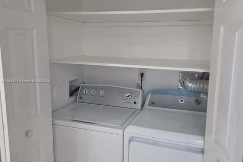 Copropriété à louer à Tamarac, Floride: 2 chambres, 86.03 m2 № 1953614 - photo 21