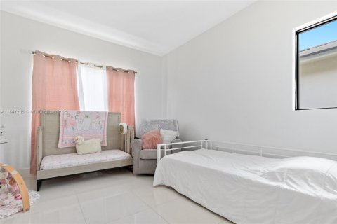 Casa en venta en Florida City, Florida, 5 dormitorios, 176.7 m2 № 1935928 - foto 22