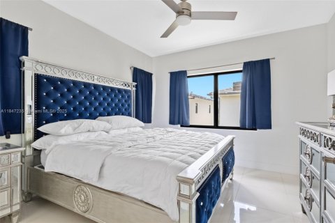Casa en venta en Florida City, Florida, 5 dormitorios, 176.7 m2 № 1935928 - foto 15