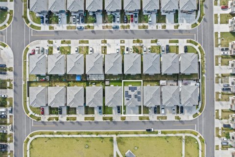 Casa en venta en Florida City, Florida, 5 dormitorios, 176.7 m2 № 1935928 - foto 4