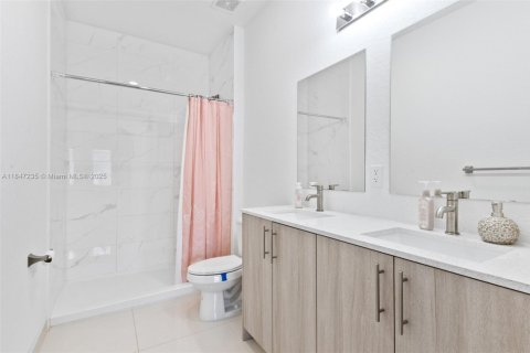 Casa en venta en Florida City, Florida, 5 dormitorios, 176.7 m2 № 1935928 - foto 16