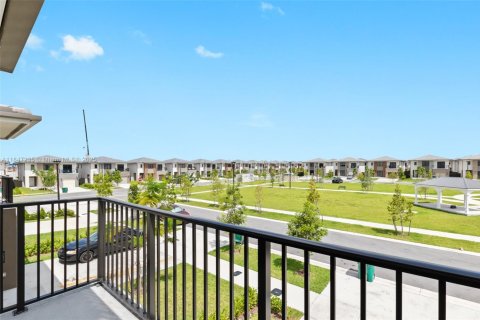 Casa en venta en Florida City, Florida, 5 dormitorios, 176.7 m2 № 1935928 - foto 19