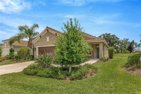 House in Bradenton, Florida 3 bedrooms, 156.26 sq.m. № 1856265 - photo 1