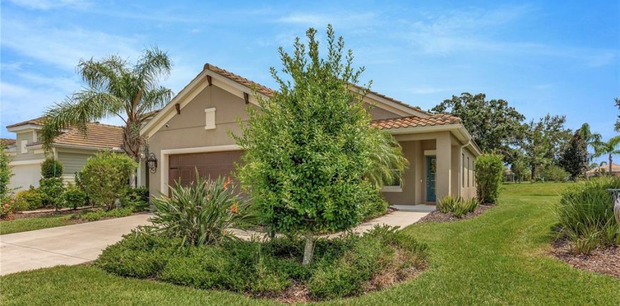 House in Bradenton, Florida 3 bedrooms, 156.26 sq.m. № 1856265