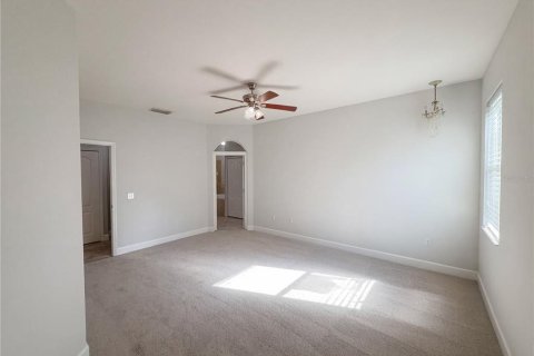 House in Lakeland, Florida 4 bedrooms, 229 sq.m. № 2113876 - photo 15