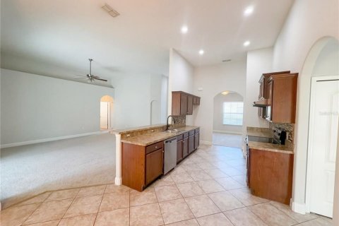 House in Lakeland, Florida 4 bedrooms, 229 sq.m. № 2113876 - photo 10